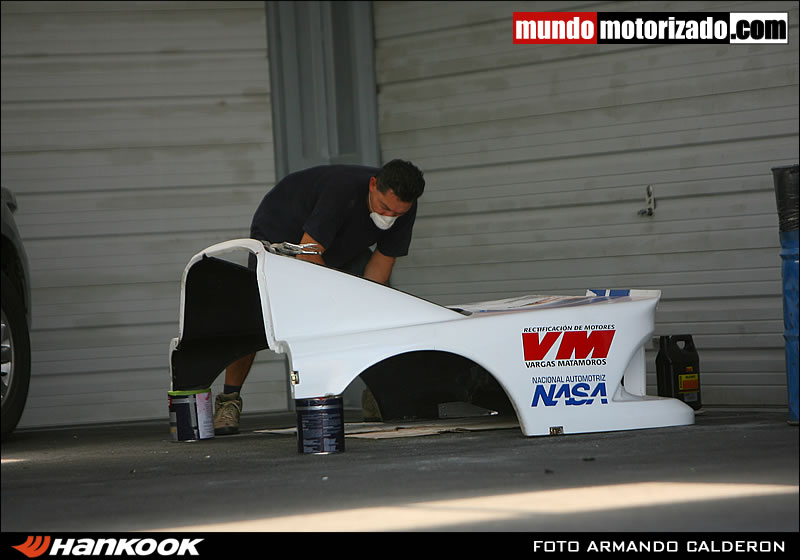 Reparaciones a la carrocería del Ford Mustang de Teto.