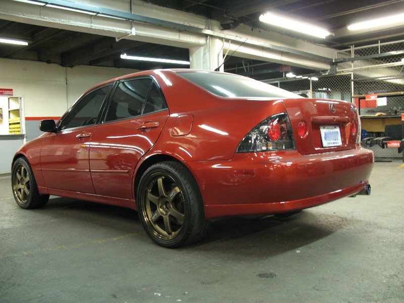 Lexus IS350 modelo 2000, con motor de Supra Twin Turbo con 550 HP