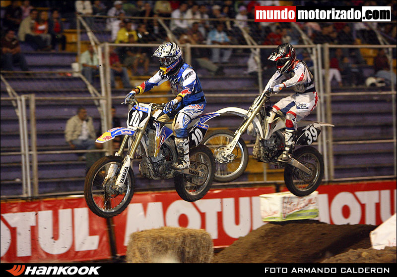 Jordan Rojas con el #10