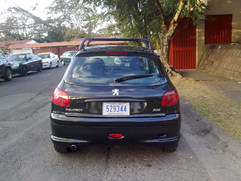 Toma trasera del vehiculo