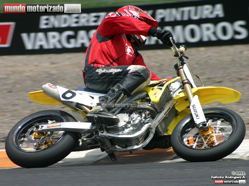 SuperMoto06.jpg