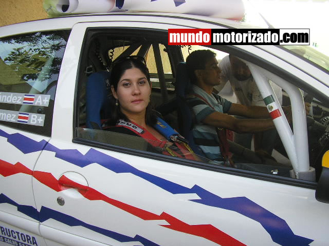 El auto de Marvin y Victoria