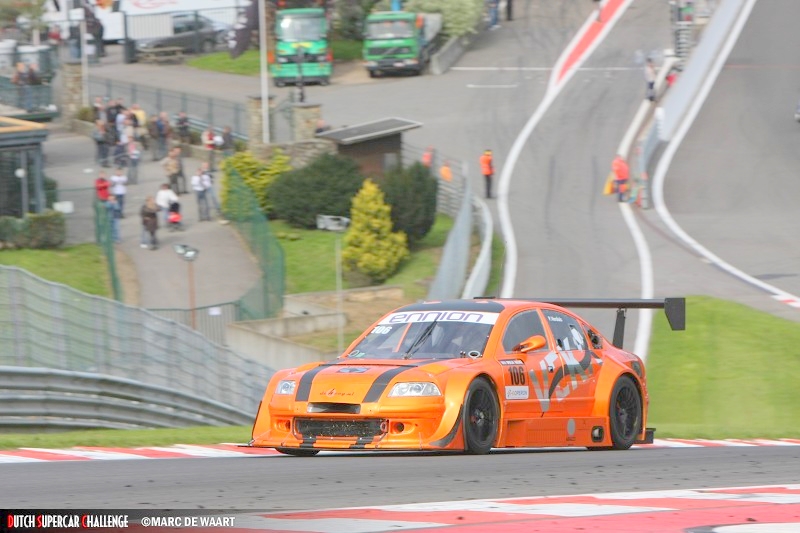 Chassis V8 Star, pueden montarle cualquier crroceria. aqui un Passat V8