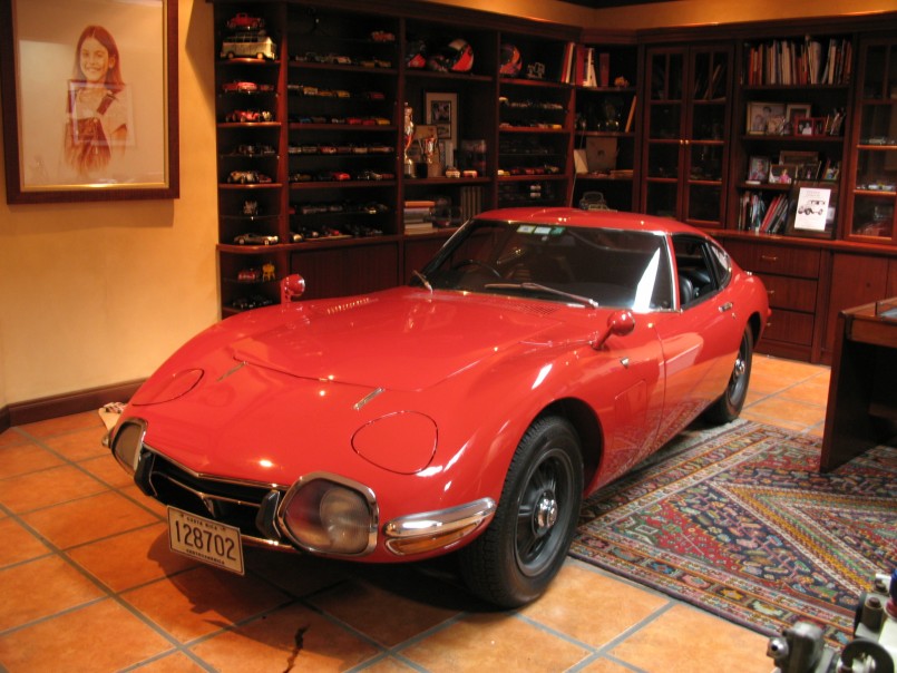 Toyota 2000GT, primero deportivo construido por Toyota. Solo quedan cerca de 80 en el mundo