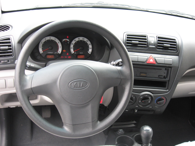 Kia Picanto 007.jpg