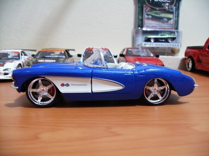 Chevrolet Corvet te 1957 (3).jpg