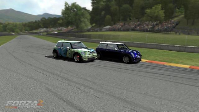 tu a tu de los minis en la curva