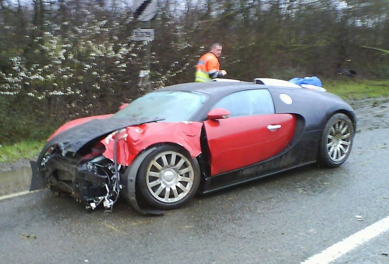 veyron crash !!!.jpg
