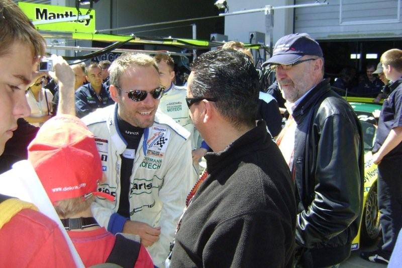 antes de la carrera con mi buen amigo Marcel Tiemann, piloto oficial del Manthey Porsche y 5 veces triunfador de las 24 h. Nurburgring.