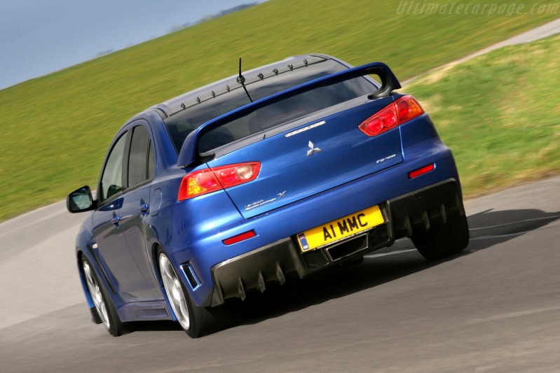 Mitsubishi-Lancer-EVO-X-FQ-400_3.jpg