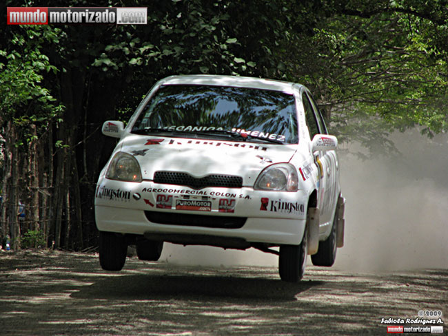 Buen vuelo y look de patrocinadores!