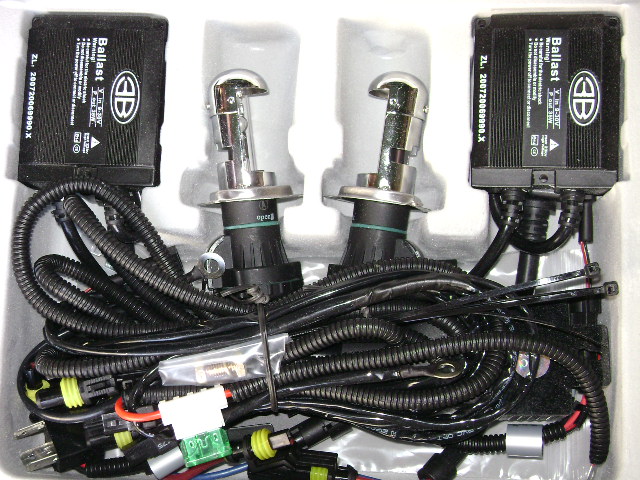 Nuestros kits H4 tienen doble deflector, uno interno y otro externo.