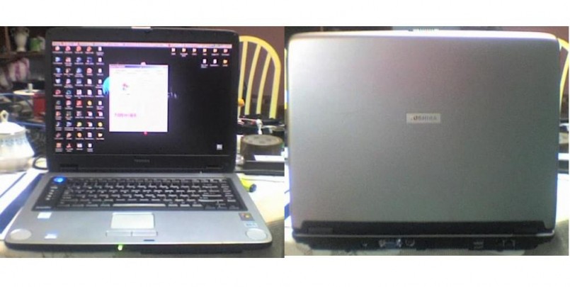 Toshiba Satellite de frente/atras