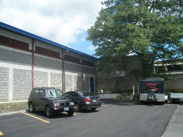 Parte Exterior y Parqueo