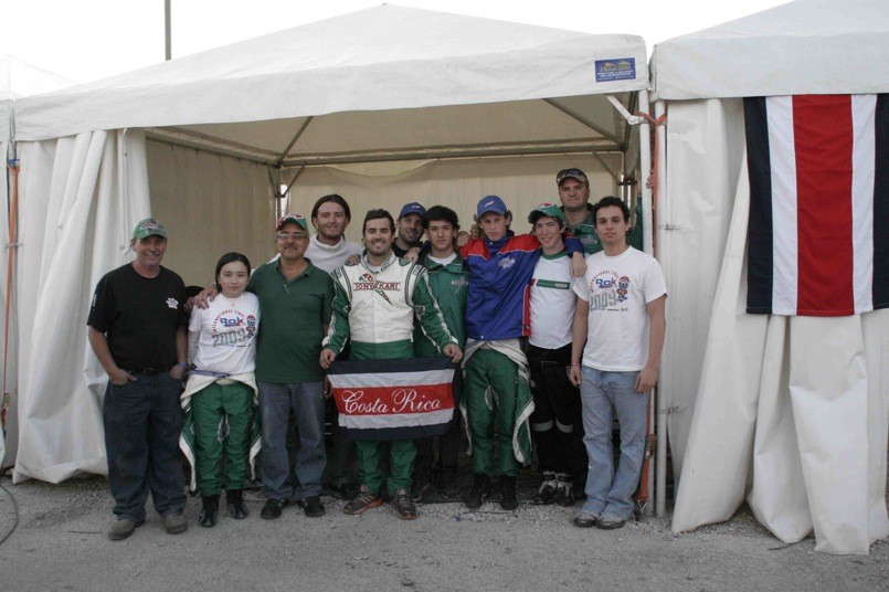 Delegacion de Costa Rica en los pits