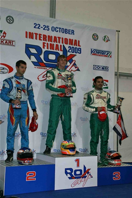 Premiacion Sparco Final Super Rok, Podio 3er lugar Charlie Fonseca