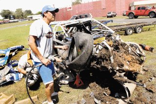 Mario Rojas.<br /><br />Así quedó el vehículo de Diego Cuestas luego del fuerte golpe sufrido al salirse de la pista.