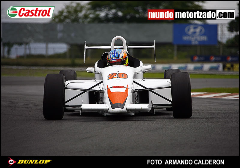 NICOLLE_F1600.jpg