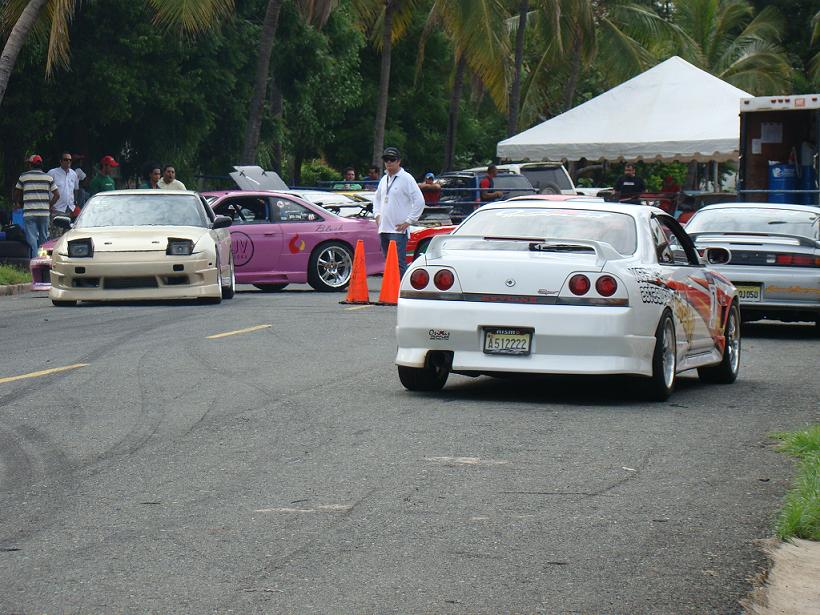 Inicio de practicas antes del evento, clima excelente, todo preparado, autos duuuuros