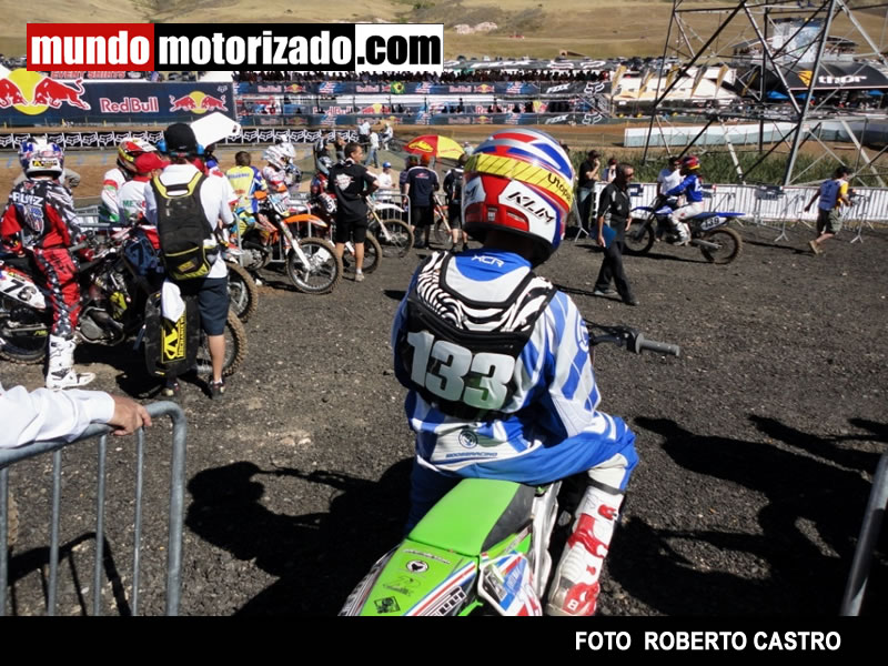 Gerald Gonzales MXON waiting zone 25-9-10, 1.jpg