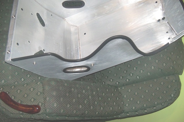 COSTADO IZQUIERDO CON VENILLAS PARA PROTECCION