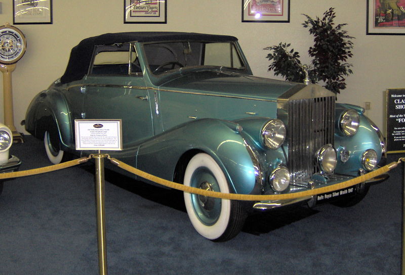 800px-1947_Rolls-Royce_Silver_Wraith_Franay_Drophead_Coupe.jpg