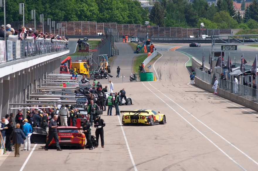 SACHSENRING PITLANE © FIA GT1.jpg