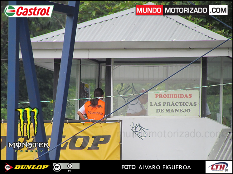 Buenísimo el rótulo :)