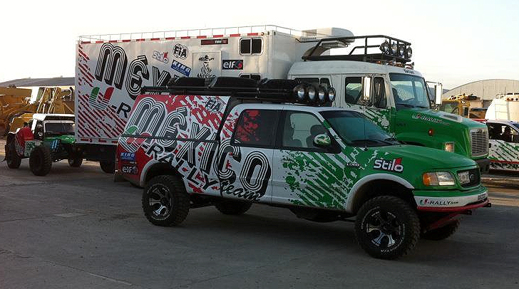 EQUIPO MEXICANO EN EL DAKAR 2012.jpg