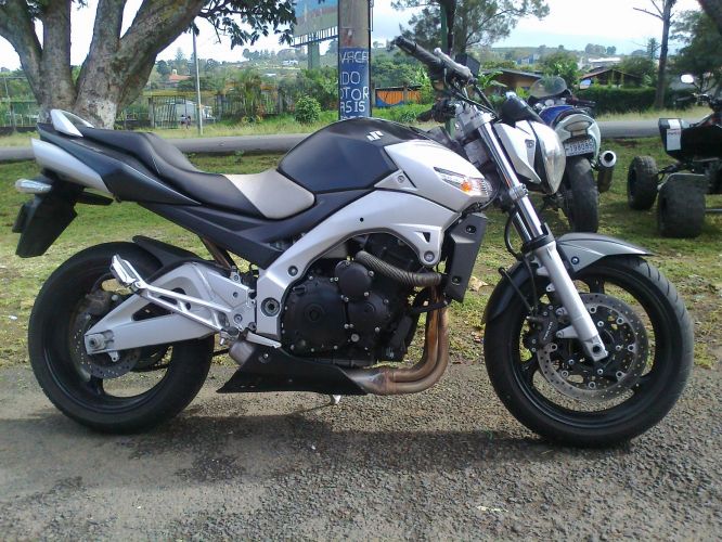 GSXR6002Ja71Ya6c.jpg
