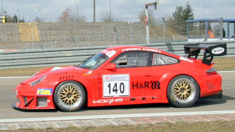 Otro Porsche de Land Motorsport.