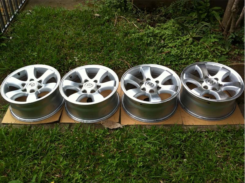 aros-17-6-huecos-originales-toyota-prado-hilux_MCR-F-3136719950_092012.jpg