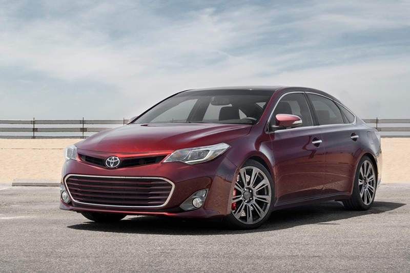 2013-Toyota-Avalon-TRD-front-three-quarters 2.jpg