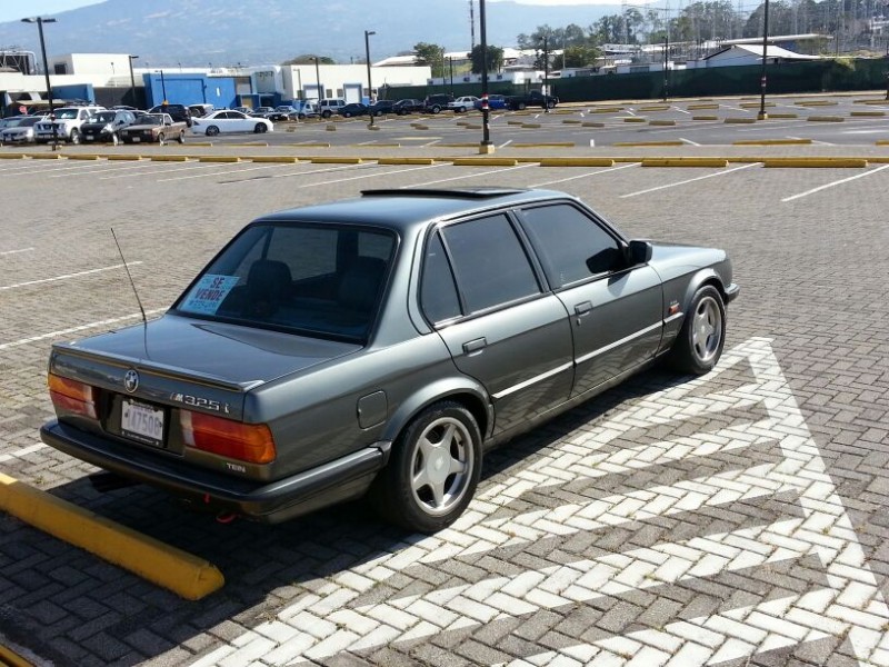 BMW 325 E30