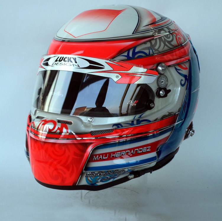 El piloto mostró en sus redes sociales el diseño de su casco para este año.