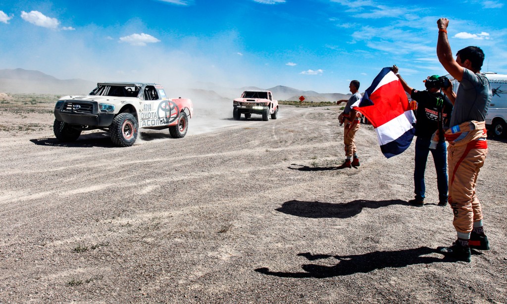 Este es el Toyota Tacoma con el que compiten los Quirós. ( Foto de Jorge Jimenez ) 