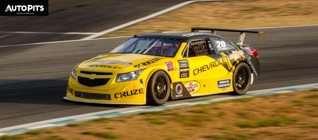El auto de Jorge Bas ayer eb el Parque Viva. ( foto Daniel Benavides mas2 Studio )