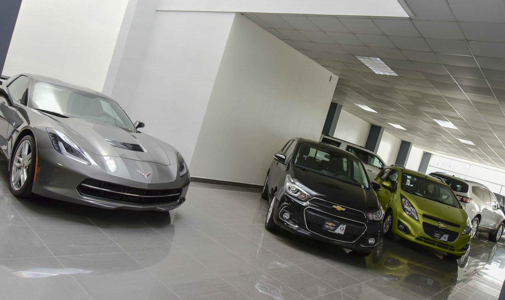 Modelos Chevrolet e Isuzu en la nueva sucursal en Curridabat.