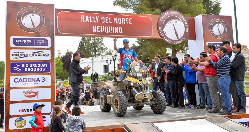 Christian Massey en el podium al final la competencia en Argentina.