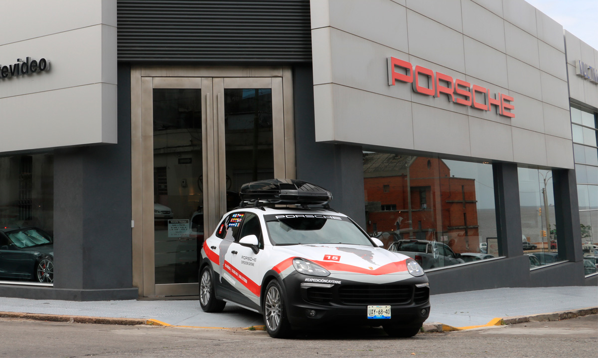 La Expedición Cayenne de Porsche comenzó hoy en Uruguay