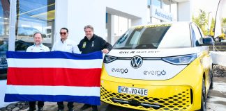 Costa Rica recibe al piloto alemán que busca romper récord mundial en vehículo eléctrico